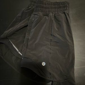 Lululemon hotty hot 4” shorts